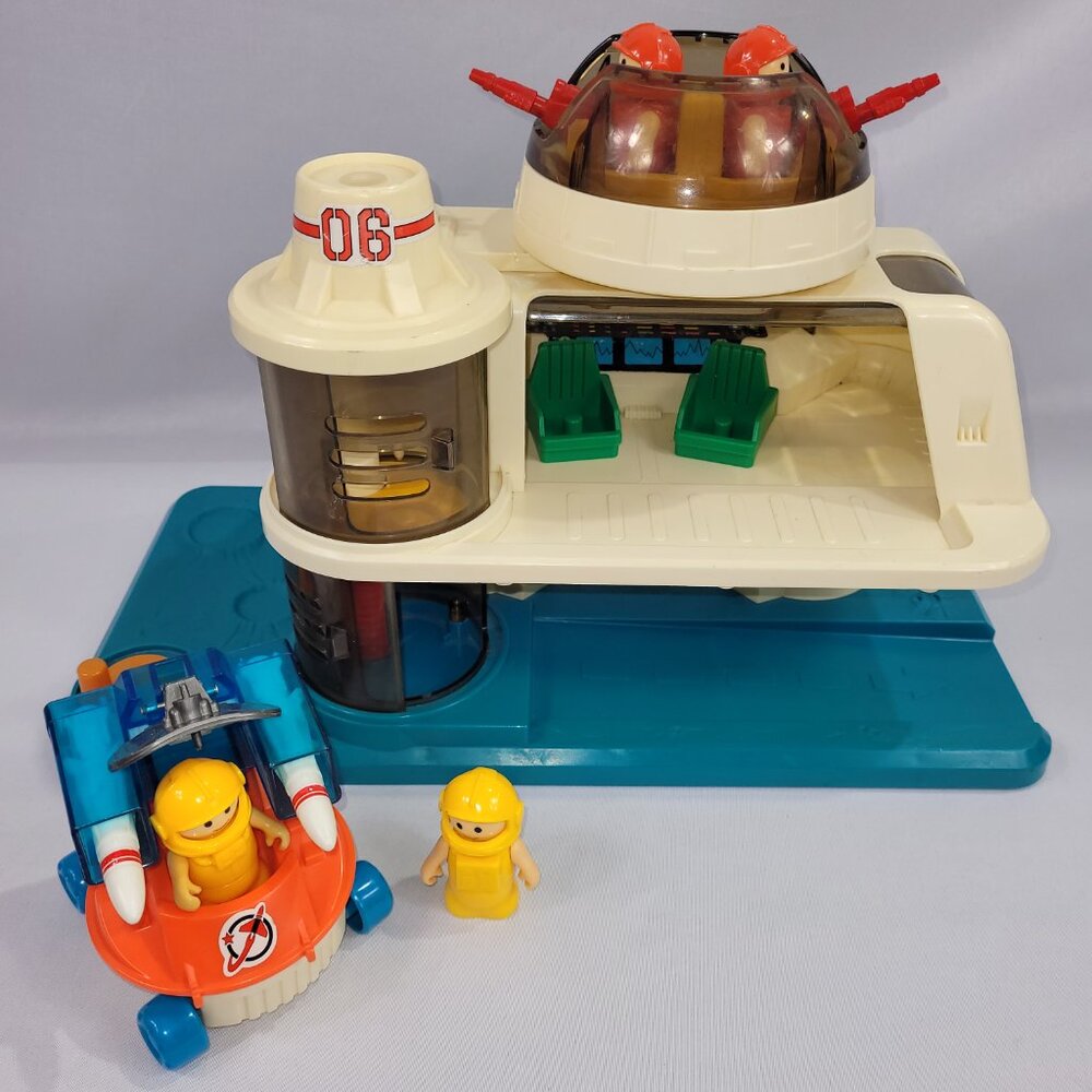 Li'L Playmates Space Station 1984 Action Figure Playset by Playworld Toys